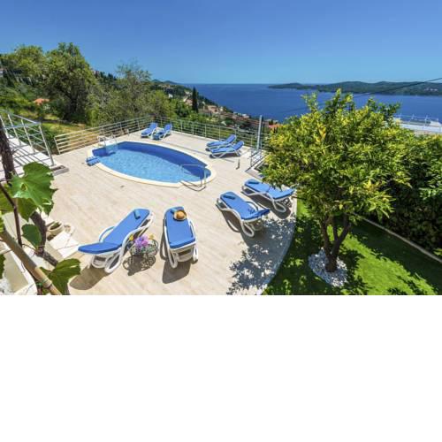 Poljice Villa Sleeps 10 Pool