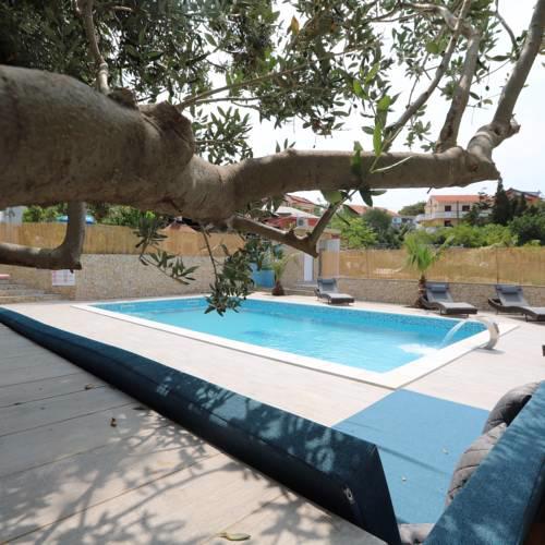 Pool Apartment Knezevic