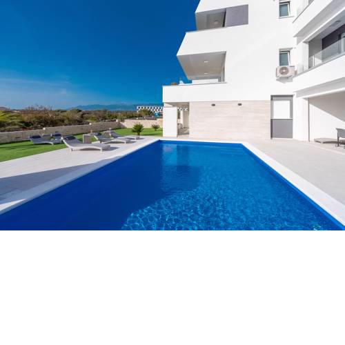 Pool Apartments Mare