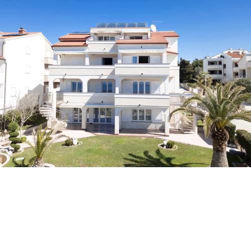 Pool Apartments Tolo