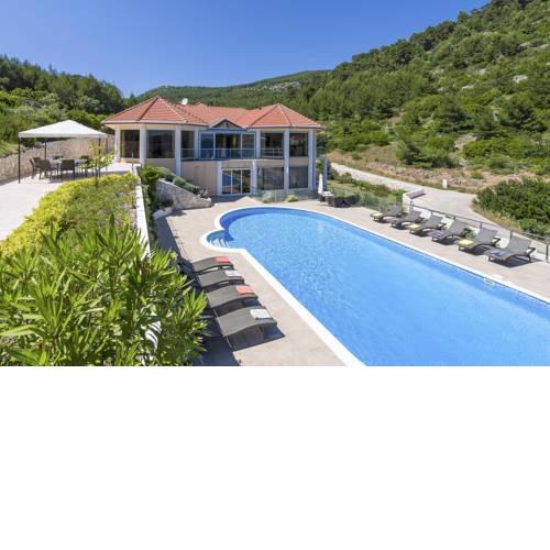 Potirna Villa Sleeps 14 Pool Air Con WiFi