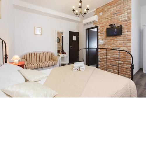 Prior Suites Split