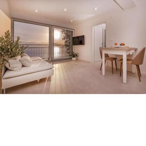 Private Beach Elegance - Villa Mila