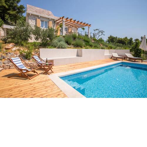 Private villa Brac with pool in Bol