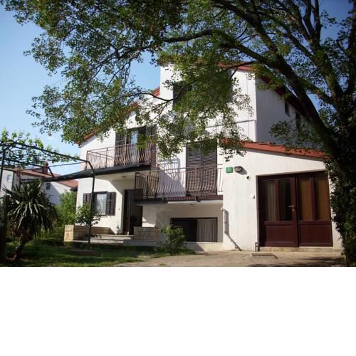 Pula Icarus Apartments