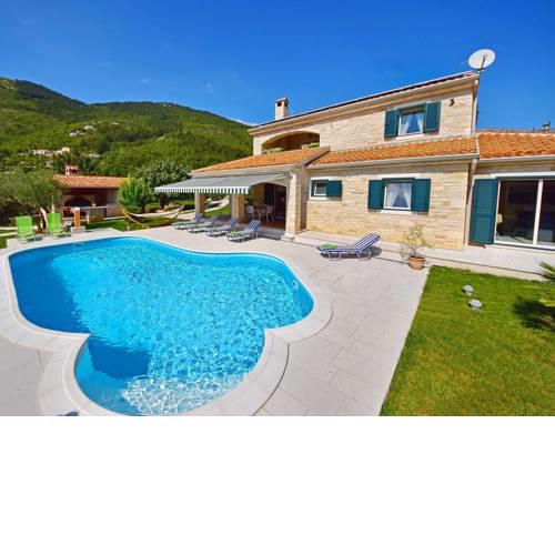 Pula Villa Sleeps 12 with Pool Air Con and WiFi