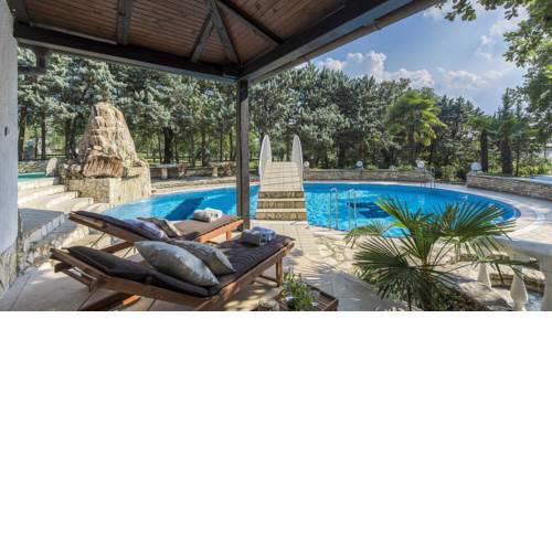 Pure Luxury Villa with private tennis court