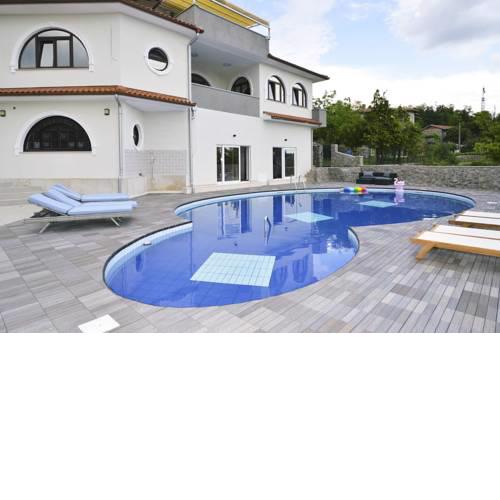 Puzi Villa Sleeps 10 Pool Air Con WiFi