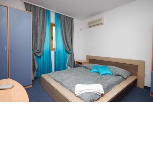 Quadruple Room Metajna 3305f