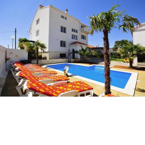 Quadruple Room Sukosan 5906a
