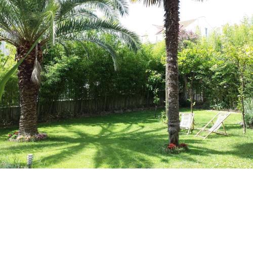 quiet apartment in a private house - close to center - parking