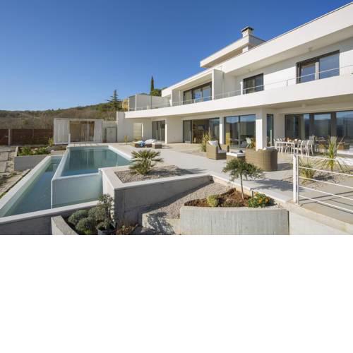 Rabac Villa Sleeps 8 with Pool Air Con and WiFi