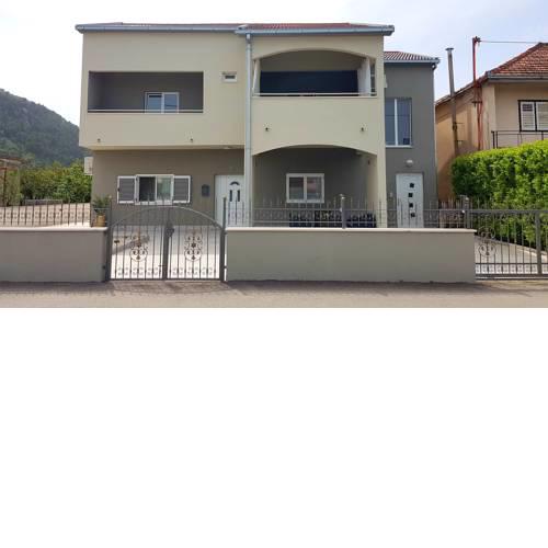 Rafael Apartment