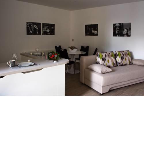 Rakuscha Apartment