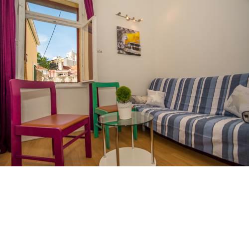R&E Apartment