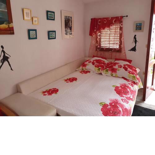 Refreshing Apartment in Omiš with Balcony