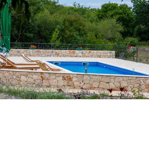 Relaxing Dalmatian house in village