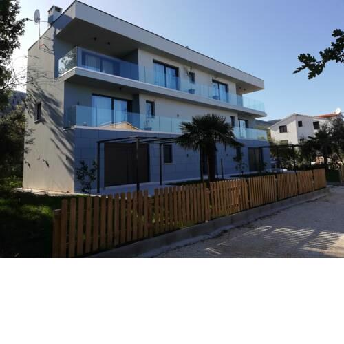 Remarkable 3-Bedroom Apartment in Rabac