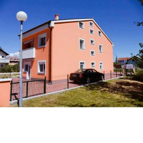Renic Apartments