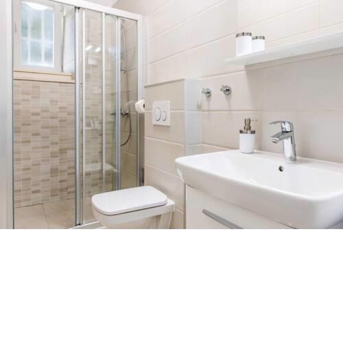 Renovated 2 BR Apartment 5 min to the oldtown