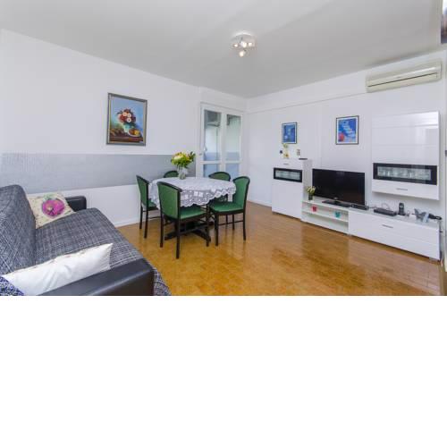 Ricky apartment