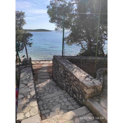 Robinzonska kučica+privatna plaža