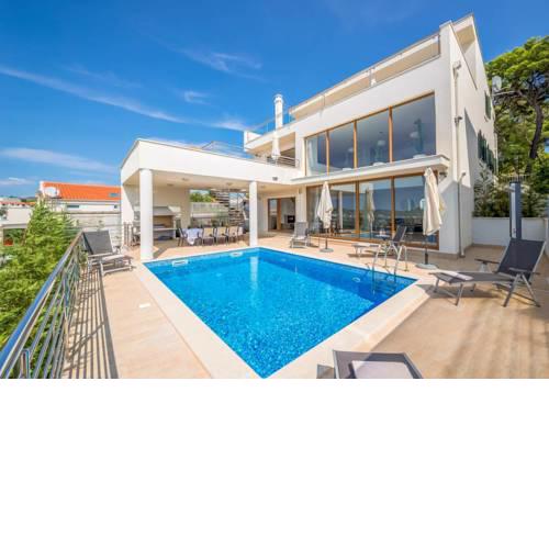 Rogoznica Villa Sleeps 10 Pool Air Con WiFi