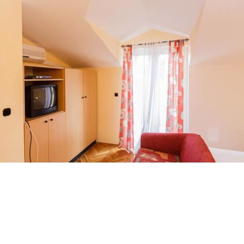 Room 79-9