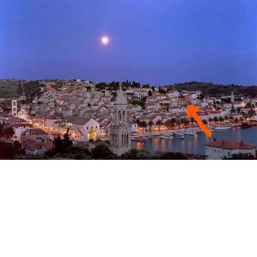 Room for 3 in Hvar Center - Near sea