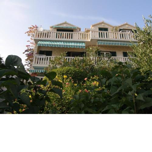 Room in Bol with terrace, air conditioning, WiFi, washing machine 3416-6