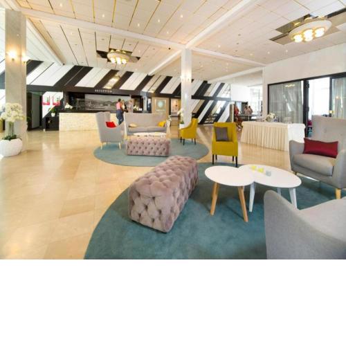Room in Guest room - Commodious All Inclusive Double Room with Sea View