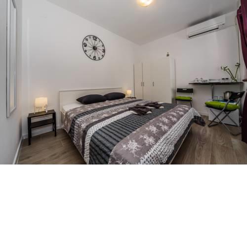 Room Mar