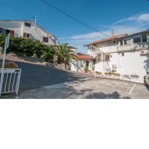Rooms Bela