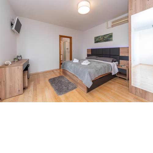 ***ROOMS MASLINA