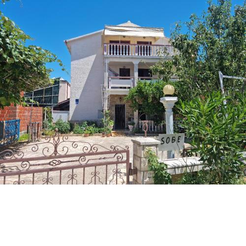 Rooms Mat - 300 m from sea