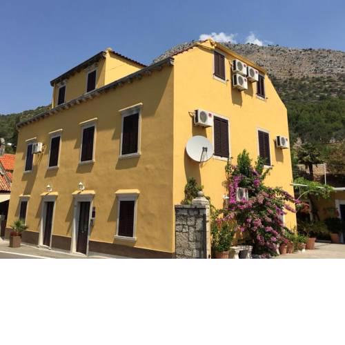 Rooms Mozara