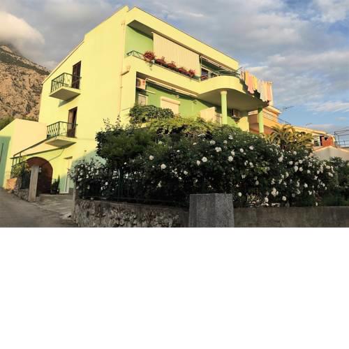 Rooms & Apartments Put Makra