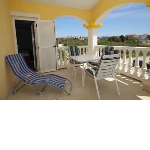 Double Room Peroj 2235d
