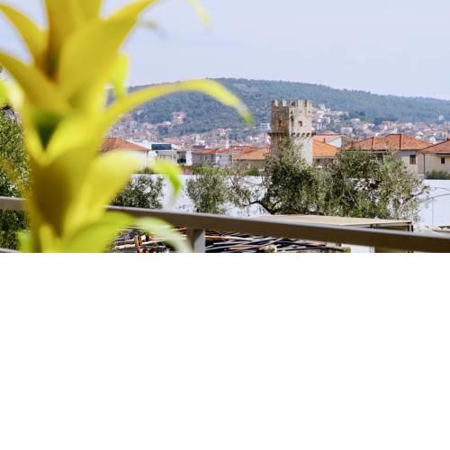 Roso apartment with sea view