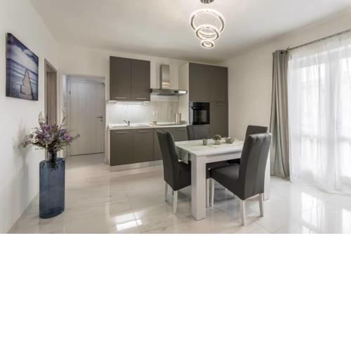 Royal Silver Apartment