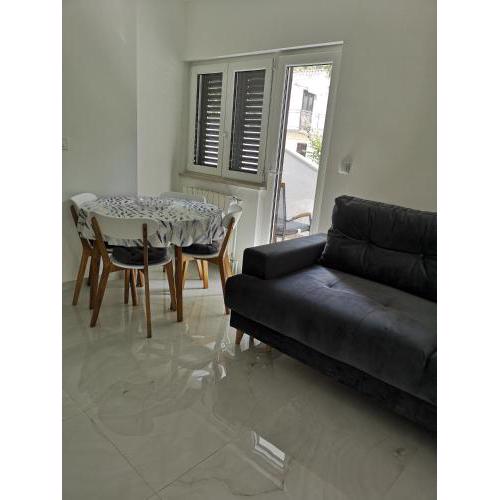 Royal View 1, Apartmani Lukić