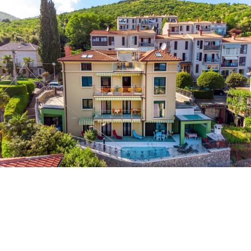 Royalty Apartments