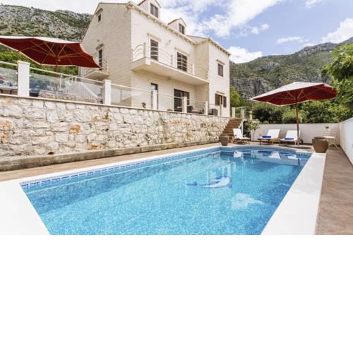 Rozat Villa Sleeps 8 Pool Air Con WiFi