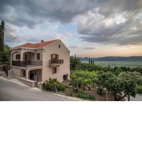 Rural Accommodation Family & Friends