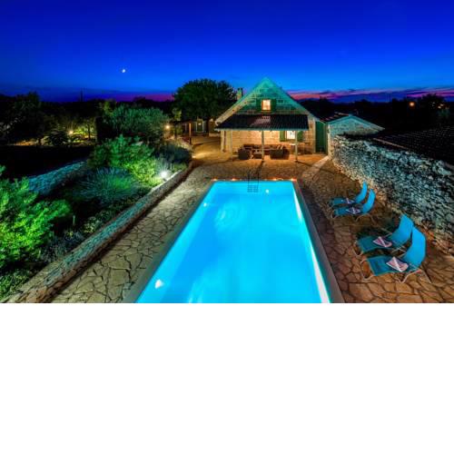 Rural house Mudrinic "Ivini dvori"