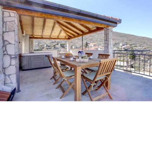 Rustic Stone House Bajeli with Jacuzzi
