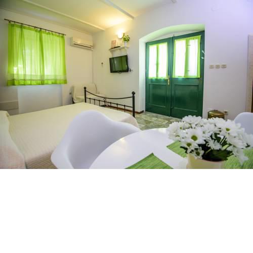 Rustica Apartments