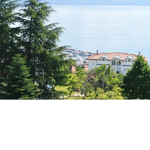 Ryan Sea View Apartment