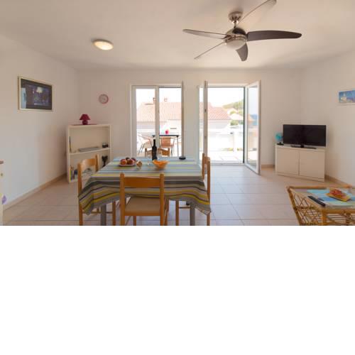 Sali Modern Seaview Apartment