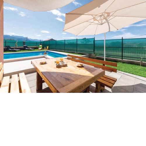 Salona Apartments